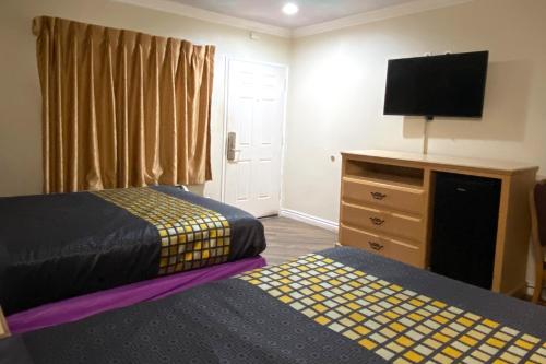 Robinhood Motel - image 14