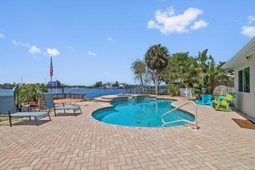Luxury Waterfront Oasis in Port Richey (FL)