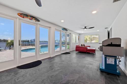 Luxury Waterfront Oasis in Port Richey (FL)