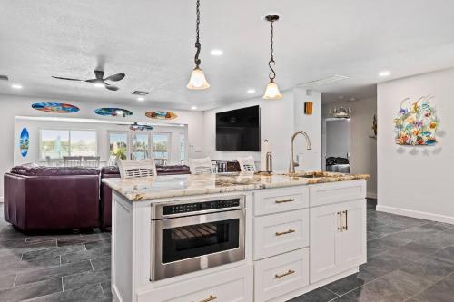 Luxury Waterfront Oasis in Port Richey (FL)