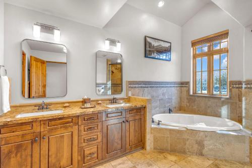 4 BR Pet-Friendly Townhouse @ Juniper Preserve Resort - image 8