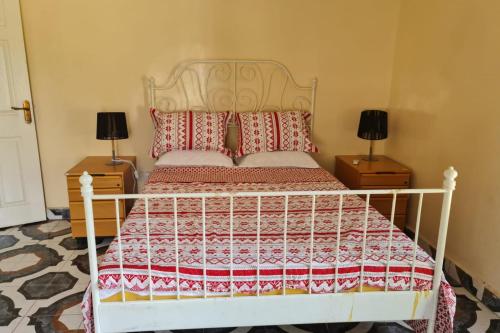 4 Bed House Sleeps 8 - Garden and Pets Welcome in Brufut