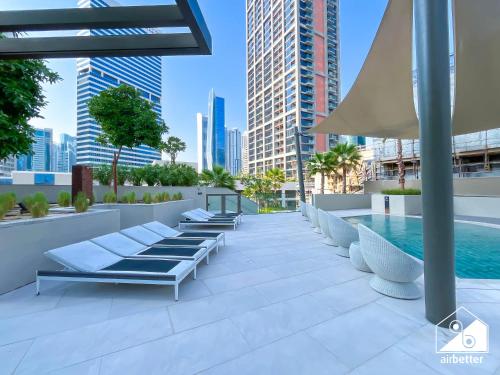 Luxurious 3BR Canal View Apartment | Pool + Gym - image 10
