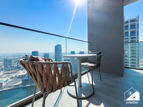 Luxurious 3BR Canal View Apartment | Pool + Gym