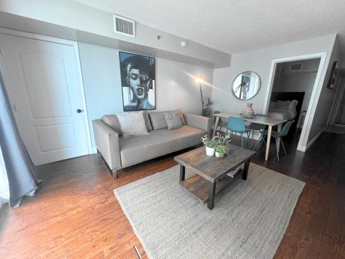 Amazing 3 BR Condo At Brickell with Pool in Miami, USA