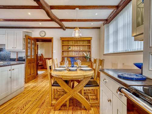 Iekārtas, Historic 4 Bedroom Home in Dunham Massey - Pass the Keys in Little Bollington