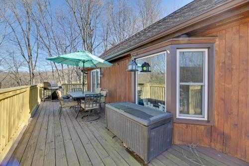 5 Mi to Slopes! Group Ski House w/ Game Room in Honeoja (NY)