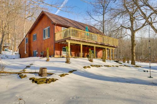 5 Mi to Slopes! Group Ski House w/ Game Room in Honeoja (NY)