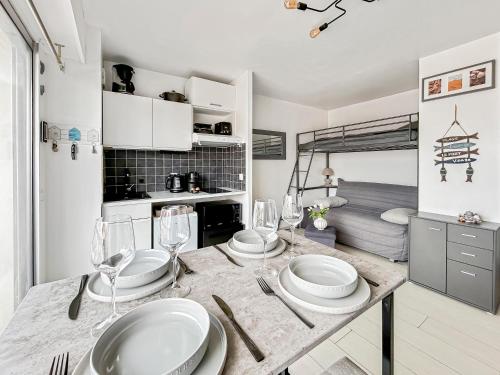 Manon's Studio Vue Mer, Grand Balcon et Parking in 維萊敘爾梅爾