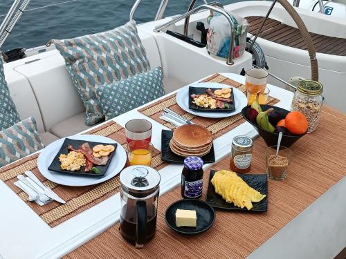 Food and beverages, Voilier prive en pension complete in Marquesas Islands