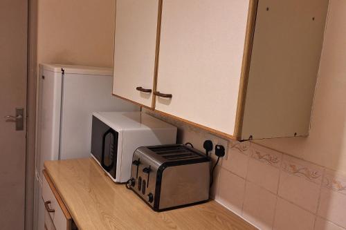 Apartment - Sleeps 2 - Parking - Balcony in Fen Ditton