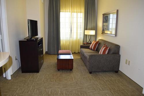 2 bedrooms, 4 beds