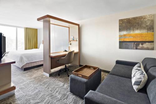 1 king bed, 1 sofa bed