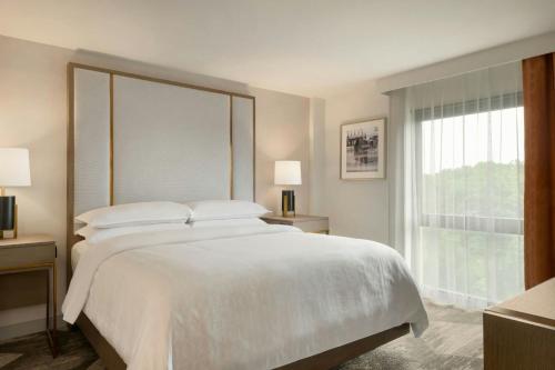 Sheraton Madison Hotel - image 12