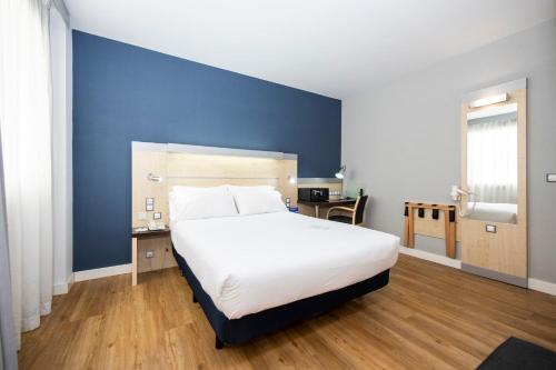 Holiday Inn Express Barcelona City 22@ By IHG in El Poblenou