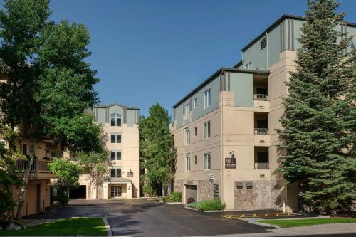 Sheraton Lakeside Terrace Villas at Mountain Vista, Avon, Vail Valley in Avon, USA