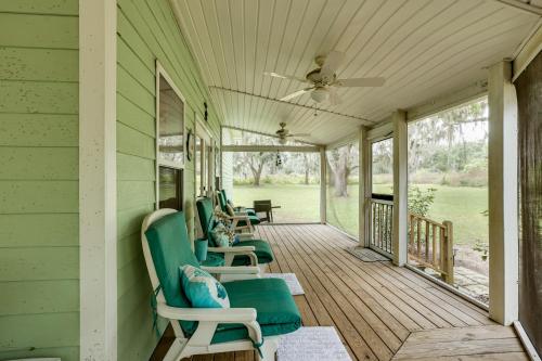 1/2 Mi to Sapelo River: Family Home w/ Large Yard in Townsend (GA)