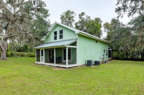 1/2 Mi to Sapelo River: Family Home w/ Large Yard in Townsend (GA)