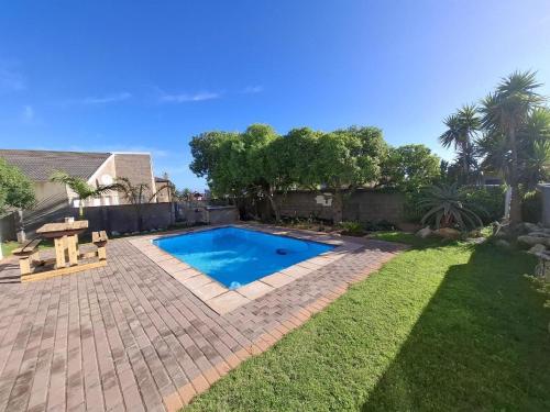 Vista, Alabaster Box Guest House in Myburgh Park