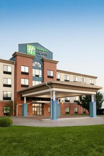 Holiday Inn Express Pratt by IHG
