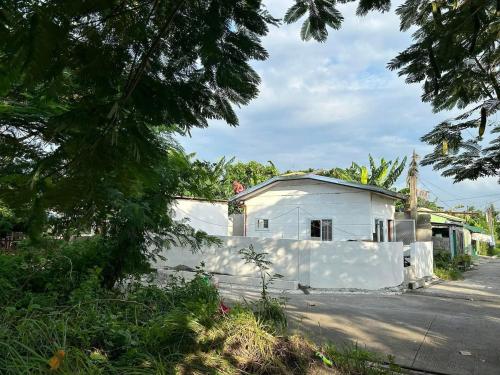 Esterno, Staycation in Naic Cavite near Torres Farm & Beach in Naic