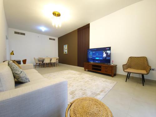 Harf-RAW502 Large 2BHK Near ADNEC — other in 8 شارع الزَّهْرَة 5, Abu Dhabi United Arab Emirates,