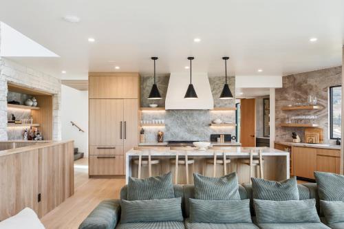 Stunning Luxury Interiors, Jordanelle Views, Private Hot Tub, Sauna, Elite Locale! in Kamasa (UT)