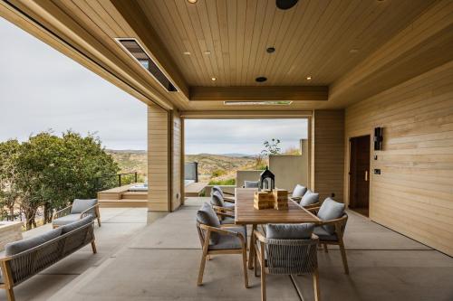 Stunning Luxury Interiors, Jordanelle Views, Private Hot Tub, Sauna, Elite Locale! in Kamasa (UT)