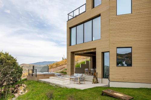 Stunning Luxury Interiors, Jordanelle Views, Private Hot Tub, Sauna, Elite Locale! in Kamasa (UT)