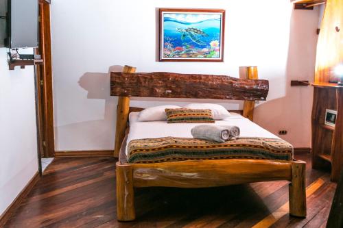 Hotel La Isla Inn Paradise Island Lodge is conveniently located in the popular Puerto Viejo area. The hotel offers a wide range of amenities and perks to ensure you have a great time. Service-minded staff will welcome 