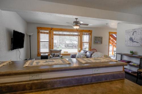 The Loose Moose Lodge - Grand Lake, CO