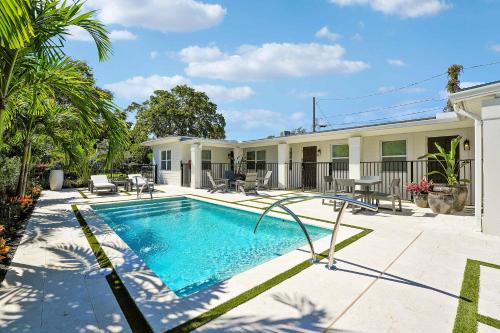 Downtown WPB studio D - w full kitchen, West Palm Beach