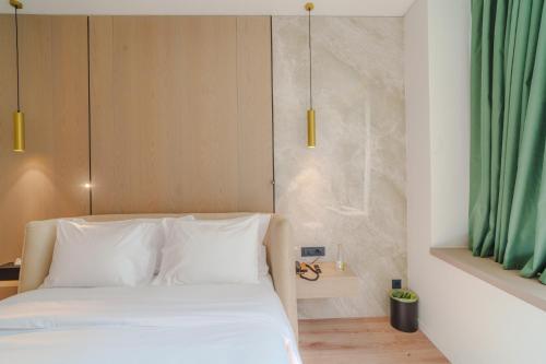 Eternity Athens - main image