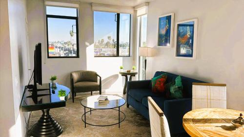 Melrose Luxe Retreat ENTIRE HOME just yours near The Grove