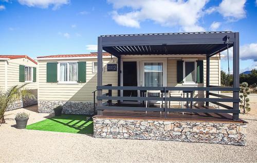 ทัศนียภาพภายนอกโรงแรม, Gorgeous Stacaravan In Drnis With Wifi in ดรินอฟซิ