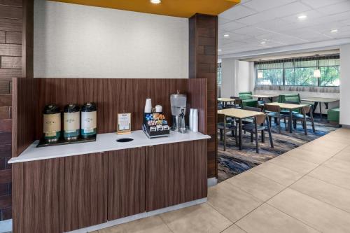 Fairfield Inn & Suites by Marriott Edmonton North - image 3