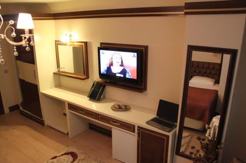 Gloria Tibi Hotel - image 2