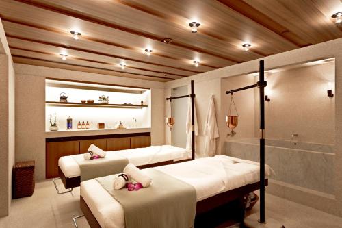 Hotel Cafe Royal - image 9