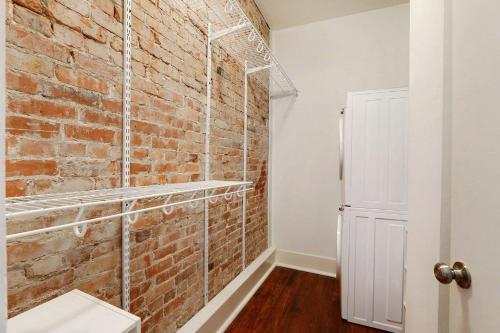 Ellis Square Loft - image 10