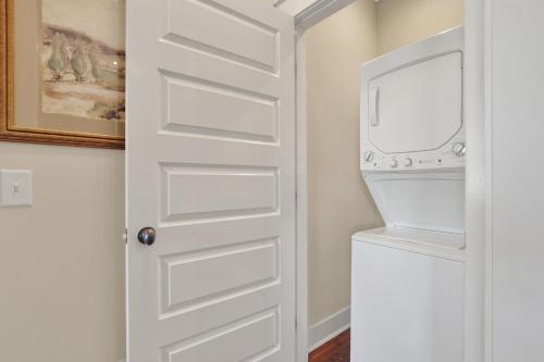 Midtown Pointe - image 12