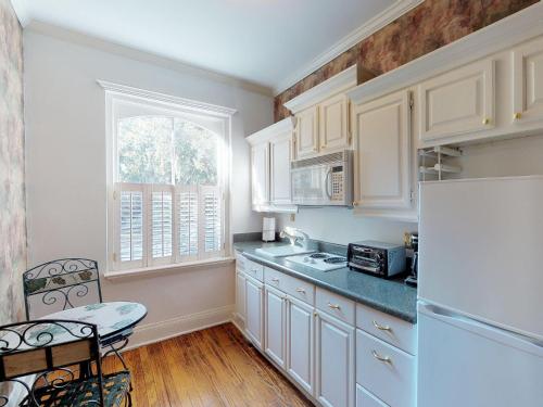 Southern Charm on Liberty – Savannah, GA