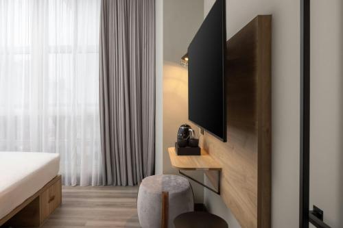 Moxy London Piccadilly Circus - image 11