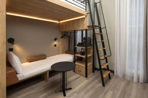Moxy London Piccadilly Circus - image 7