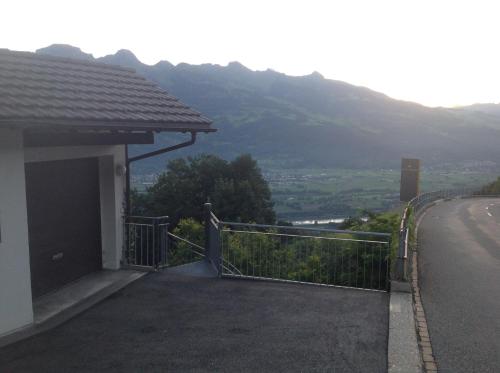 入口, Bijou in 特里森貝格