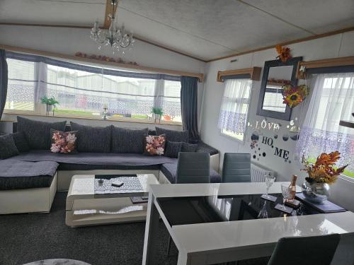 2 bedrooms, 4 beds