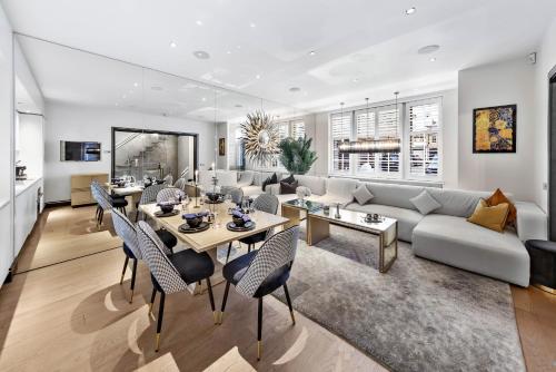 Luxury Villa by Hyde Park
