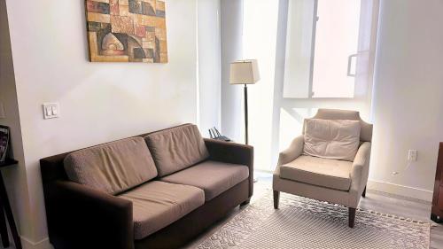 Melrose Luxe Retreat ENTIRE HOME just yours near The Grove, Los Angeles