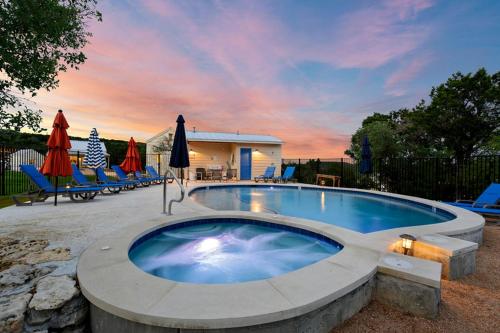 Cozy Spacious Studio Cottage for a Peaceful Romantic Escape to Texas Hill Country near Dripping Spri in Dripping Springs (TX)