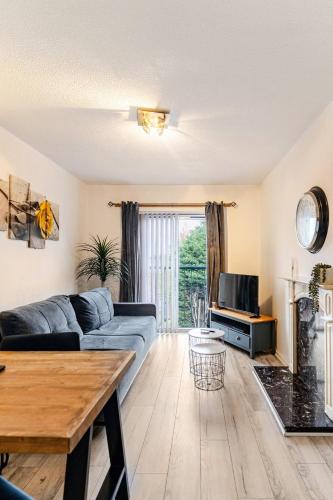 Budget Friendly Stay - HS2 - New St - Private Parking