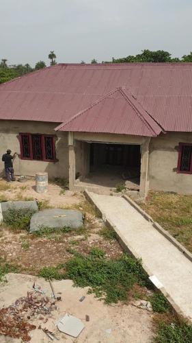 Rayana's Busura BnB in 西部